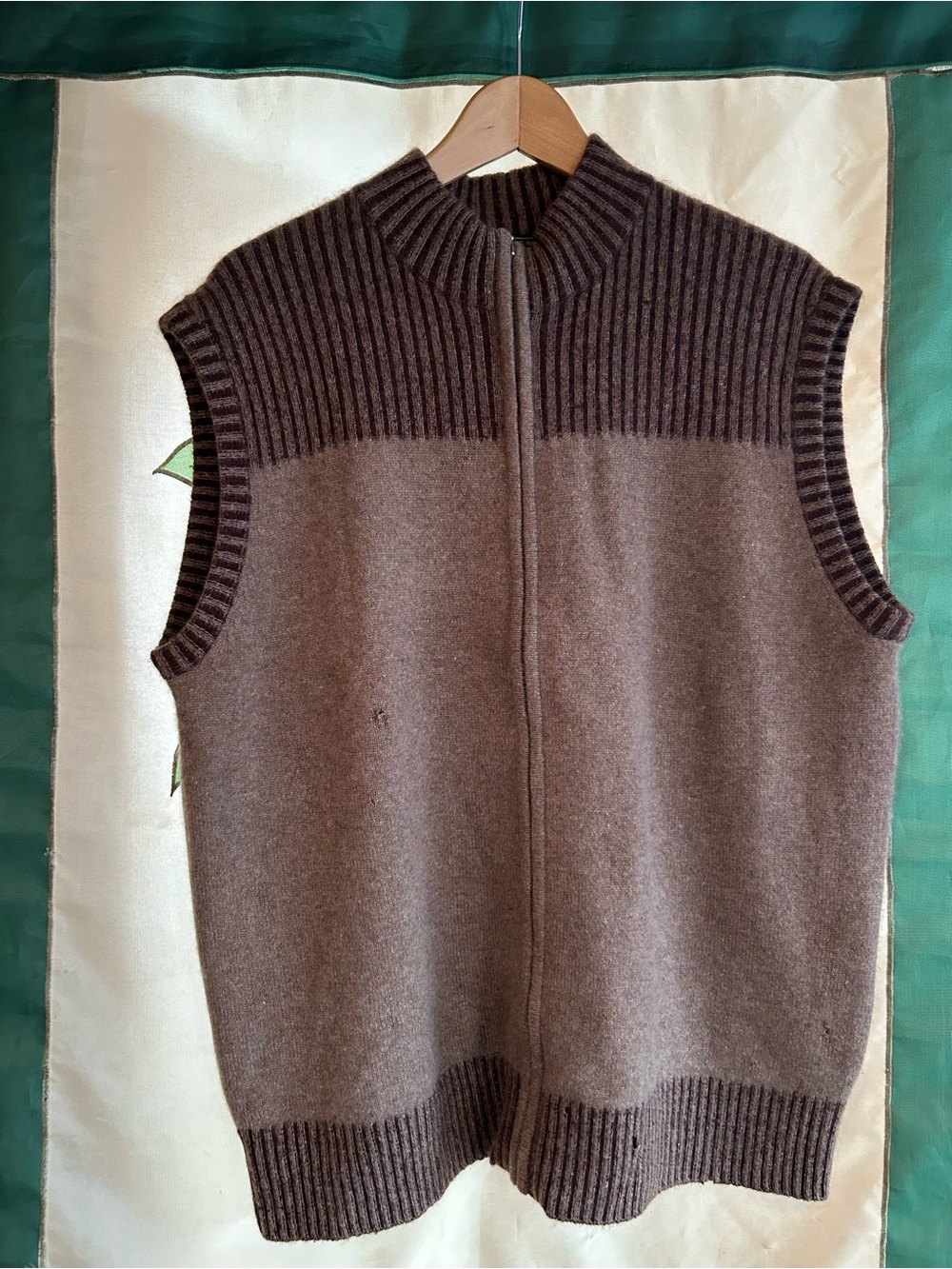 Men's Brown Zip-Front Sleeveless Cashmere Sweater Vest